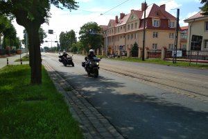 dwaj motocykliści na ul. Chełmińskiej w Grudziądzu.